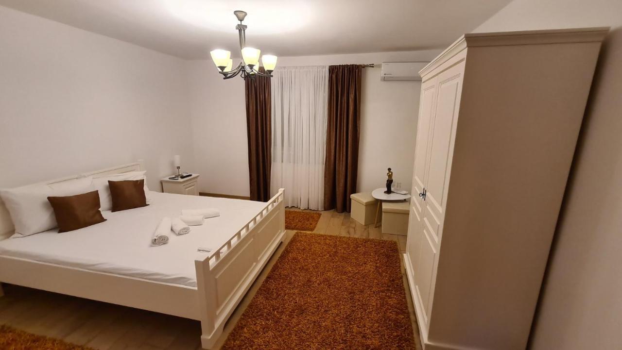 Hotel Casa Luca à Moldova Noua Extérieur photo