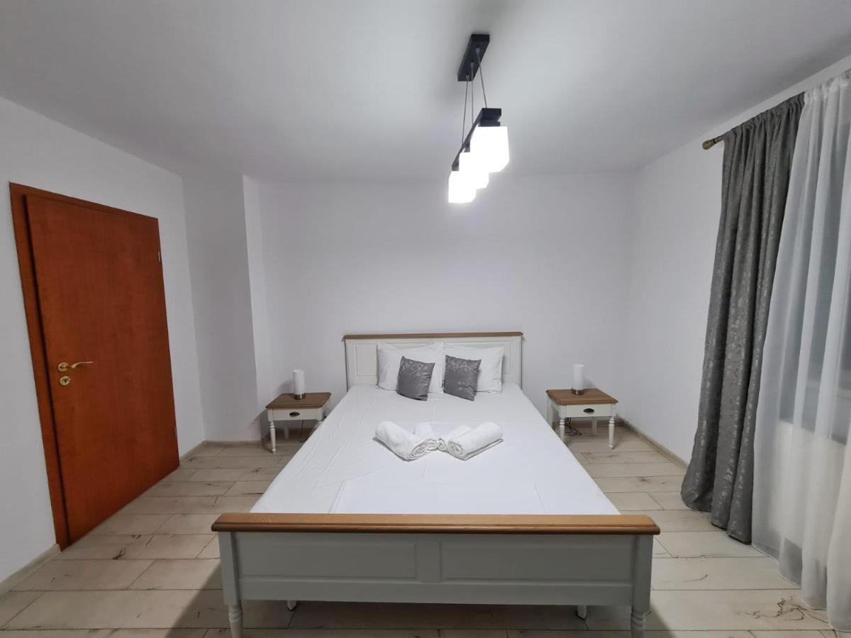 Hotel Casa Luca à Moldova Noua Extérieur photo