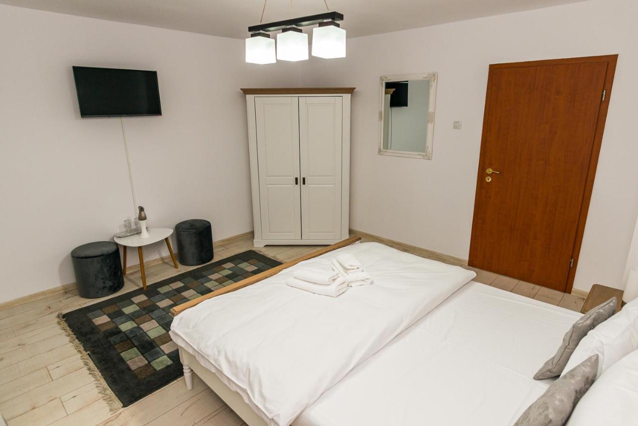 Hotel Casa Luca à Moldova Noua Extérieur photo