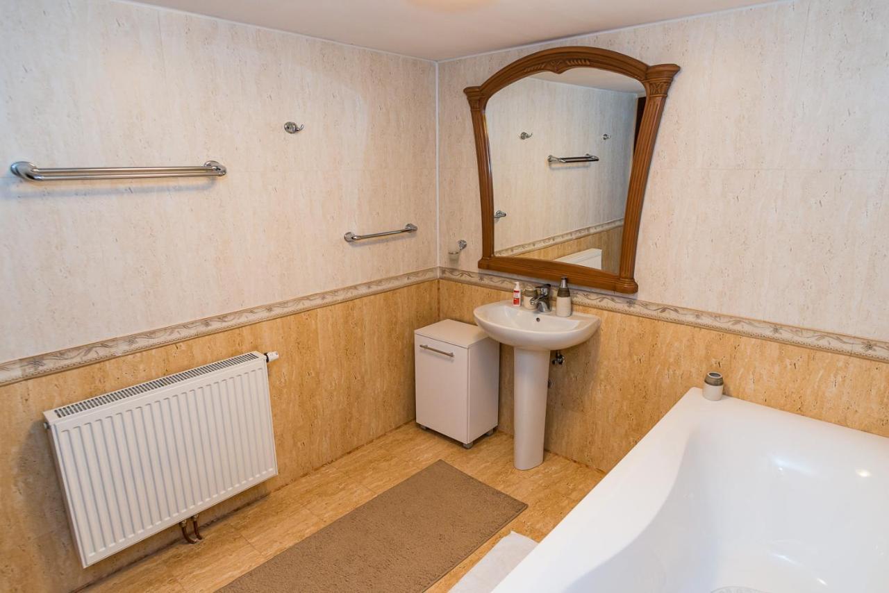 Hotel Casa Luca à Moldova Noua Extérieur photo
