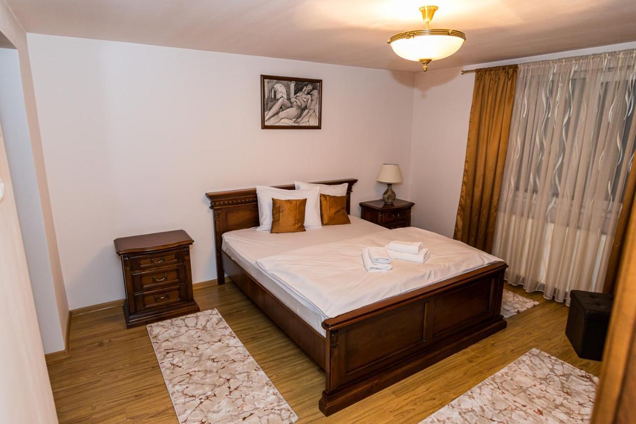 Hotel Casa Luca à Moldova Noua Extérieur photo