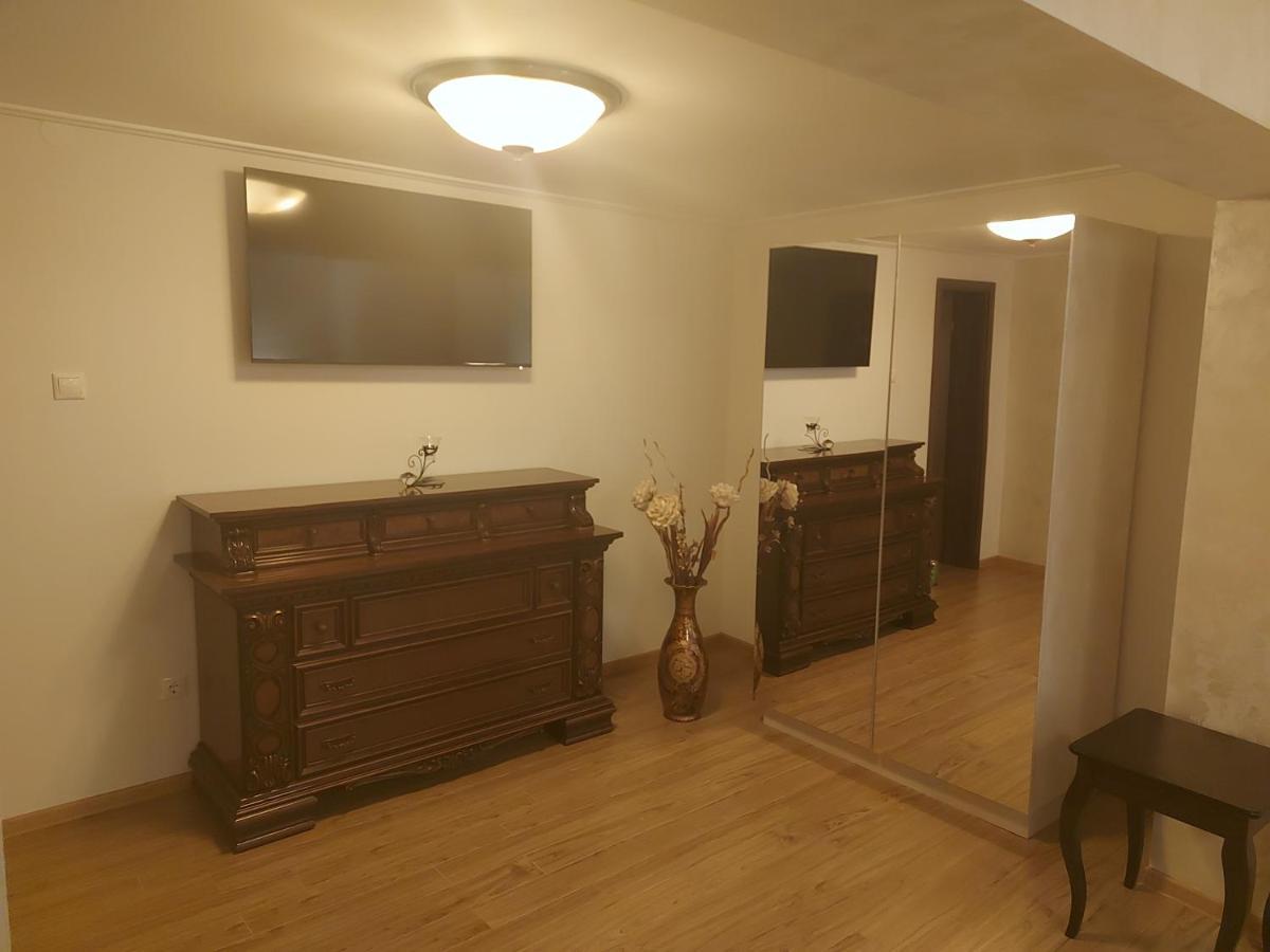 Hotel Casa Luca à Moldova Noua Extérieur photo
