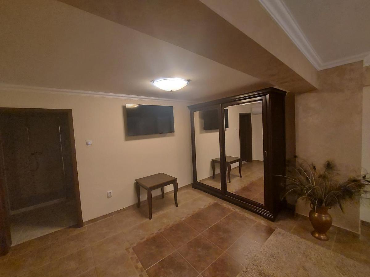 Hotel Casa Luca à Moldova Noua Extérieur photo
