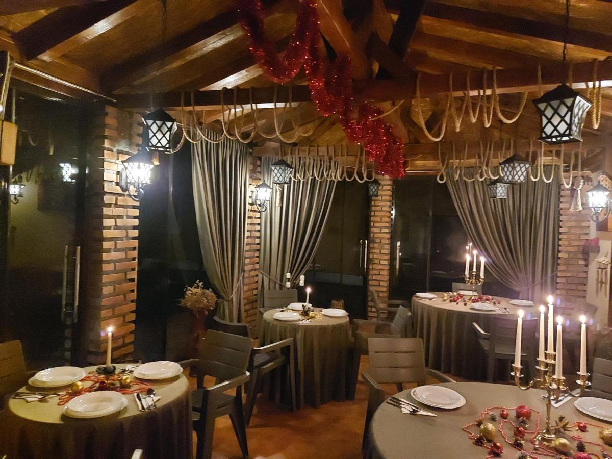 Hotel Casa Luca à Moldova Noua Extérieur photo